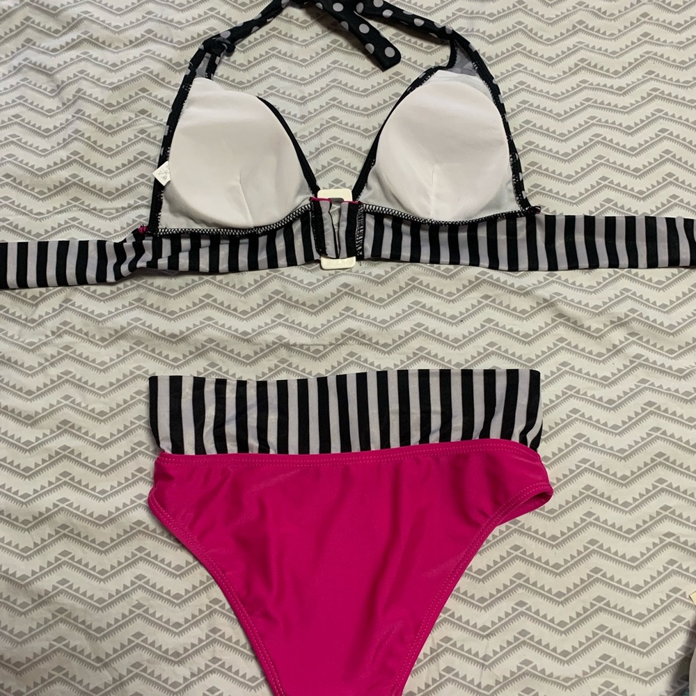 Bikini - Picture 2 of 4